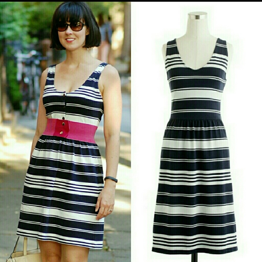 🆓⛵️ J. Crew ⛵Reversible 2-Way button stripE FREEW/ANY$30BUNDLE❣️ - Picture 5 of 9